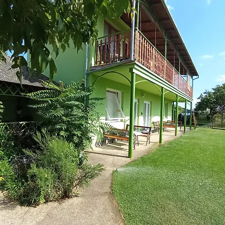 Afrodita 게스트하우스 Štúrovo